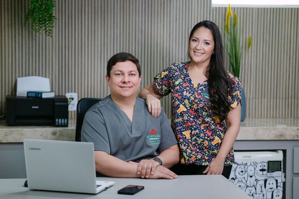 Dr. e Esposa no Consultório